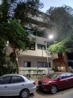 شقه فندقيه بأرقي حي بالدقي رقم 2 - 8