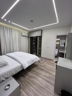 شقه فندقيه بأرقي حي بالدقي رقم 2 - 6