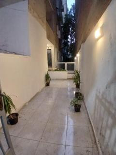 شقه فندقيه بأرقي حي بالدقي رقم 2 - 5