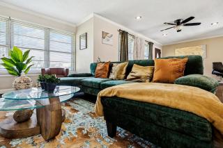 Cozy home close to it ALL - 0