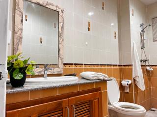 Comfy lakeside apartment - 3