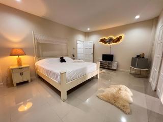 Comfy lakeside apartment - 8