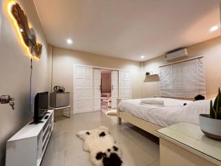 Comfy lakeside apartment - 7