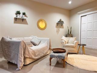 Comfy lakeside apartment - 9