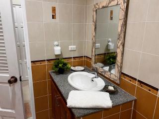 Comfy lakeside apartment - 4