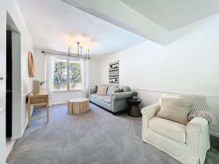 Seminole Pool House Mins to the Beach - 5