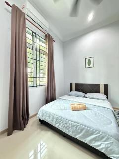 Laman Ombak Homestay Private Swimming Pool - 4