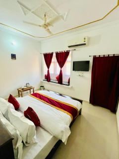 Hotel Royal Residency - 4