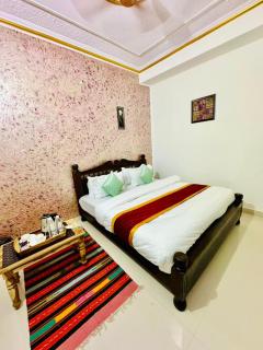 Hotel Royal Residency - 2