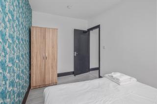 Modern 2BR Apartment Sheldon - 7