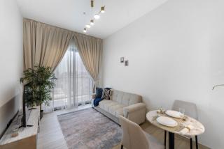 Elegant 1BR Stay in Binghatti Heights JVC - 0
