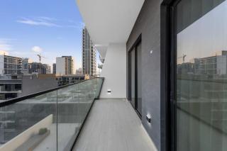 Elegant 1BR Stay in Binghatti Heights JVC - 5