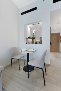 Elegant 1BR Stay in Binghatti Heights JVC - 3