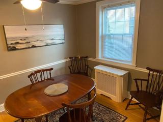 Bryn Mawr Spacious Grnd Floor Apt Free Parking - 6