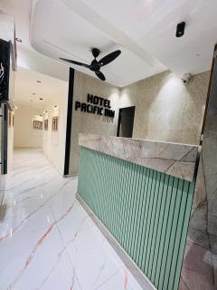 Hotel Pacific Inn - 8