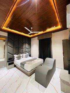 Hotel Pacific Inn - 7