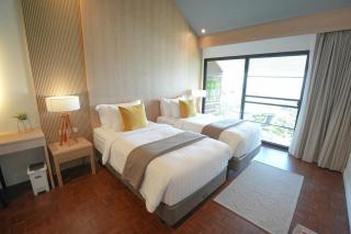 B89 3BR Hillside Seaview Escape - 6