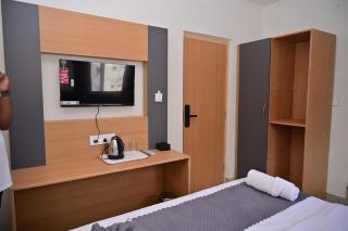 A R Signature Inn - 3