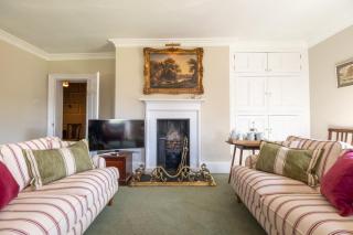 Hopton Court Apartment - 9