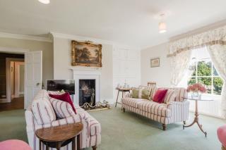 Hopton Court Apartment - 2