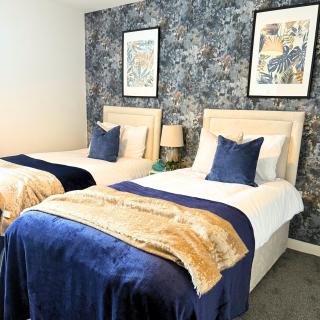 Cosy Staff, Large 6-bedroom Detached house - 6