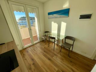 Renovated apartment with balcony - 8
