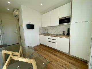 Renovated apartment with balcony - 4