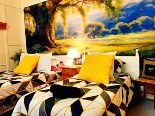 Oakwood House - Entire house rental - 4 bedrooms with Netflix and WiFi - 6