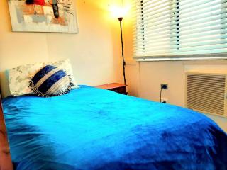 Oakwood House - Entire house rental - 4 bedrooms with Netflix and WiFi - 1