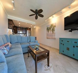 Kahana Reef 111 · KR 111 Renovated OceanFront Condo Romantic Get - Kahana - 1