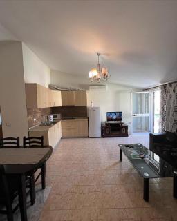 Family Apartment in Golem - 5