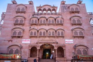 Omji - Shri Kathiya Mandir, 2km from Ram Janmabhumi Temple - 5