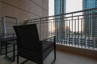 Stylish 1BR in Downtown - 5 Min to Burj & Mall - 1