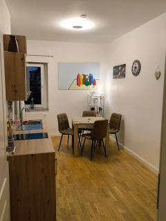 AufmLohr - Appartement mit 3 Schlafzimmern- 4 Einzelbetten- für 4 Personen - in Leverkusen Hitdorf - Private Parkplätze vorhanden- - 0
