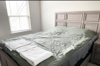 Private Room In A Modern Home - 0