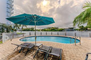 Intracoastal Retreat Heated Pool Walk to Beach - 0