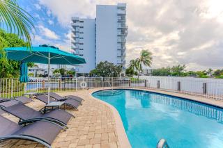 Intracoastal Retreat Heated Pool Walk to Beach - 6