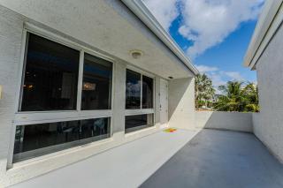 Intracoastal Retreat Heated Pool Walk to Beach - 5