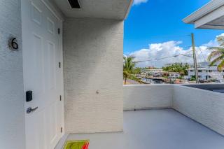 Intracoastal Retreat Heated Pool Walk to Beach - 3