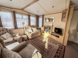 Ref 40035Nd - Superb Caravan With Decking & Free Wifi At North Denes Holiday Park - 1