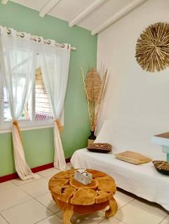 Gîtes Atemoya. Petit Bas Vent Fort Royal. - 1