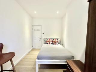 Bright Shadwell Ground Floor Flat - 3