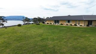 Bruny Horizon - Where the Country meets the Sea - 0
