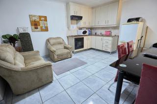 Twin Palms Guest House - 9