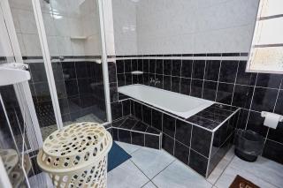 Twin Palms Guest House - 8