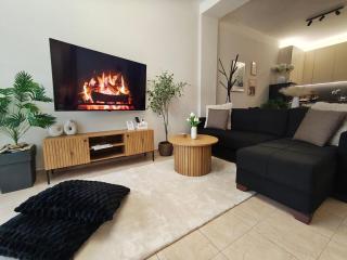 Joanna Dalatsi's Luxury House - 6