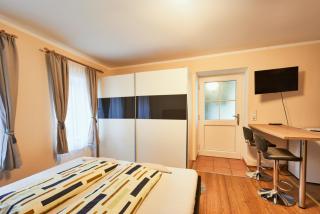 Silent Apartments in Historic Building w Free Parking - 8