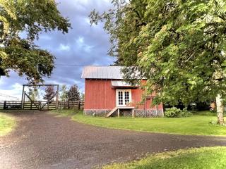 Romantic Cottage for Couples Getaway near Portland | Oregon Rentals - 9