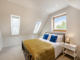 Pond View Loft - 4