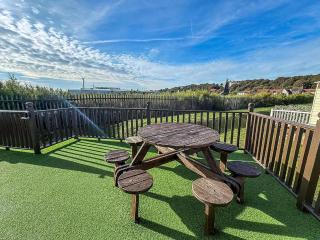 Great Dog Friendly Caravan For Hire At North Denes In Suffolk Ref 40068Nd - 1